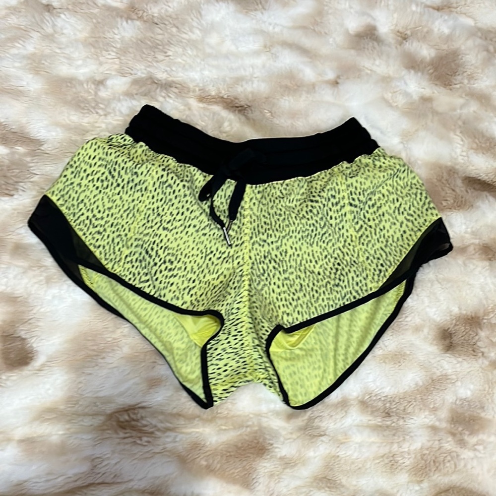 Lululemon Hotty Hot Shorts size 6